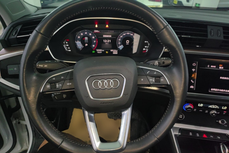 Audi Q3 2021 #11 Audi Q3 2021 car image #11