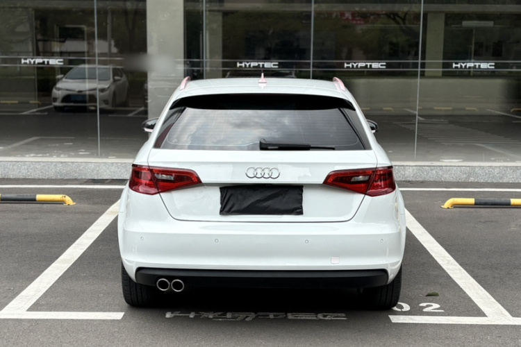 Audi A3 2017 car image #9