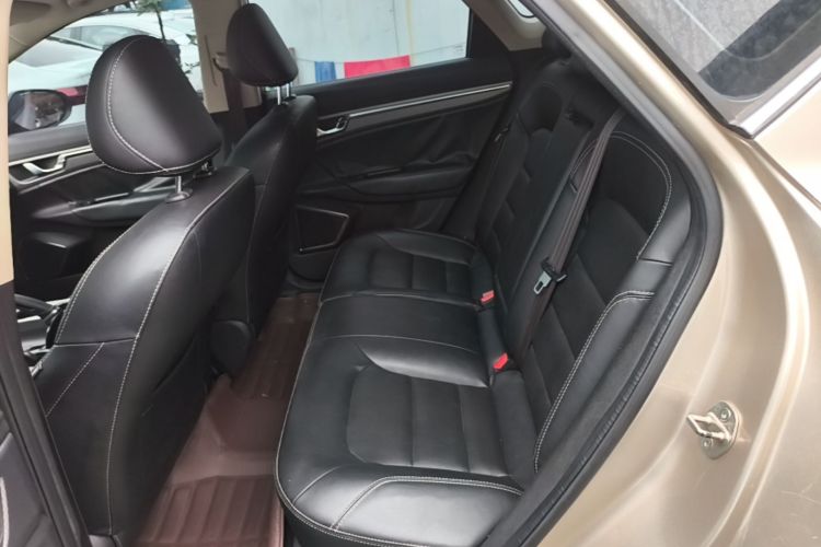 GEELY Emgrand GS 2016 car image #17