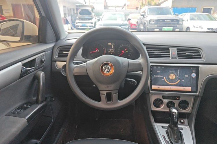 Volkswagen Lavida 2017 car image #11