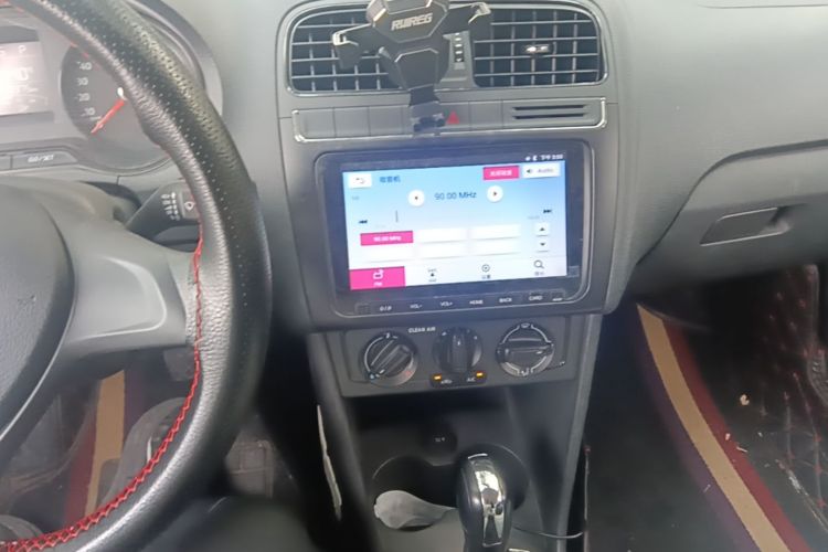 Volkswagen Polo 2017 #15 Volkswagen Polo 2017 car image #15