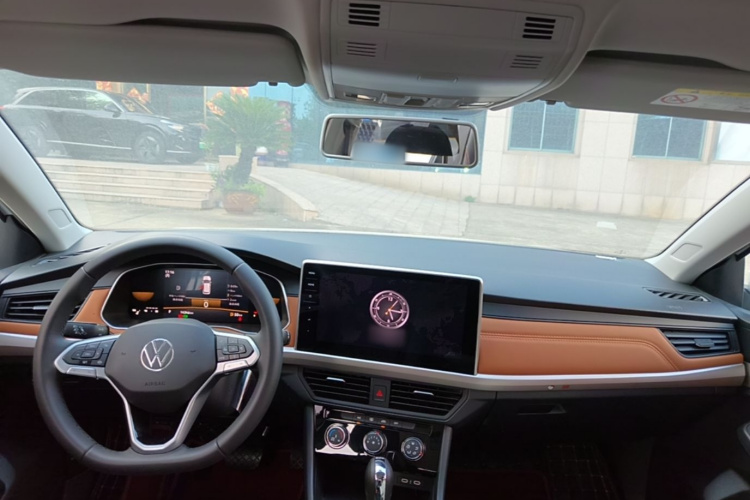 Volkswagen Bora 2025 car image #10