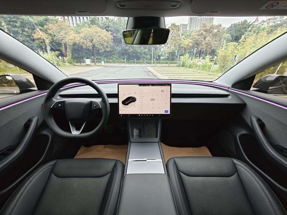 Tesla Model 3 2024 car image #11