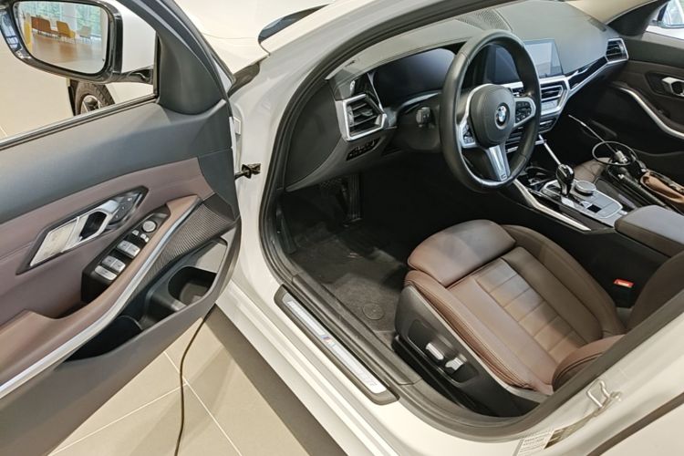 BMW 3 Series 2021 #18 BMW 3 Series 2021 car image #18