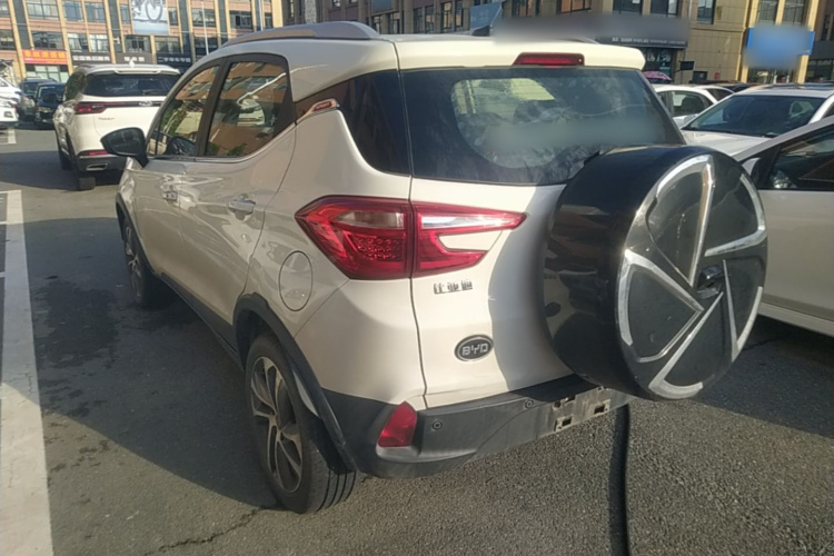 BYD Yuan 2016 #5 BYD Yuan 2016 car image #5