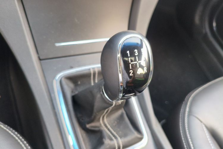 GEELY Emgrand 2015 car image #14
