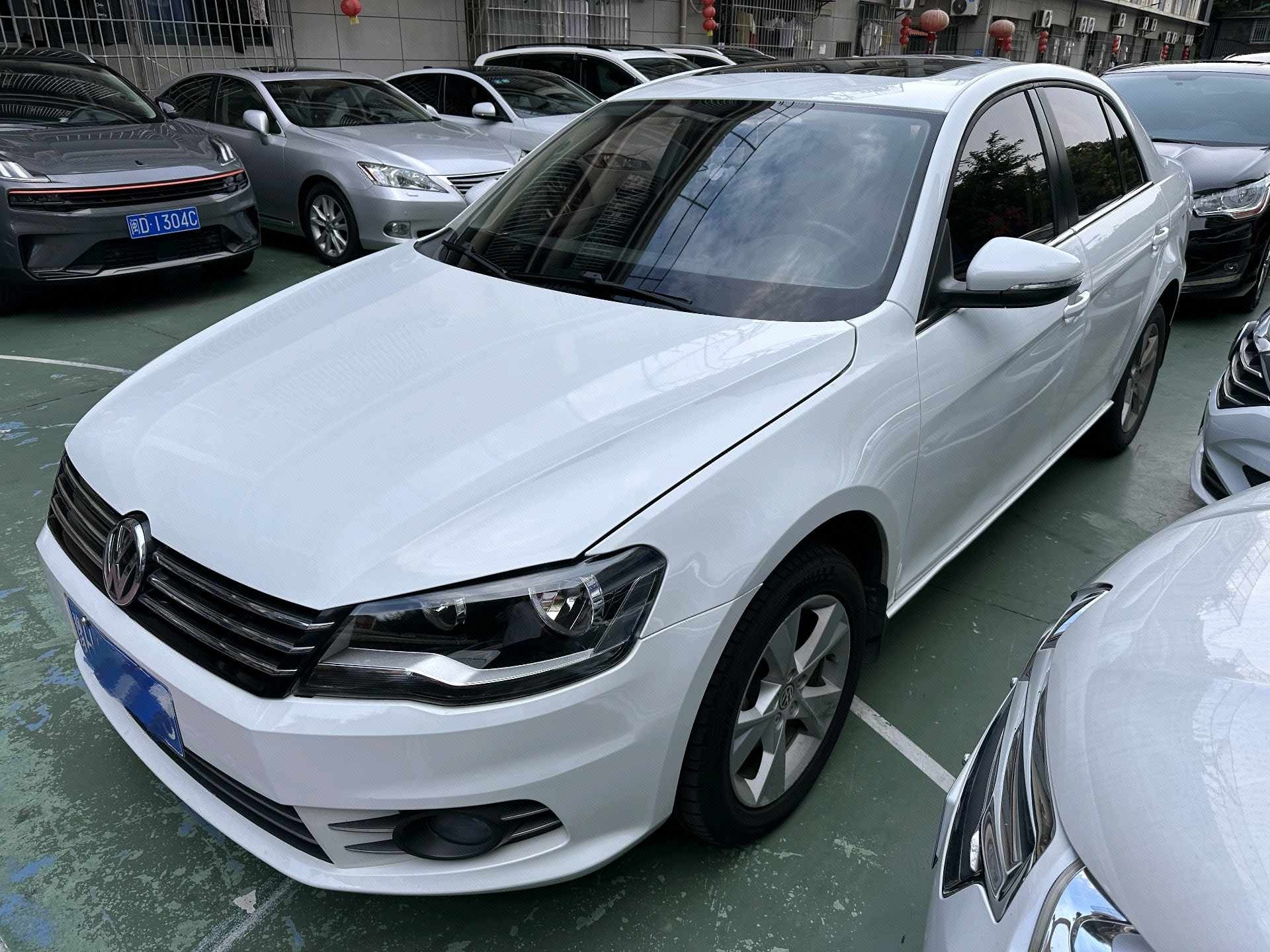 Volkswagen Bora 2014 car image 