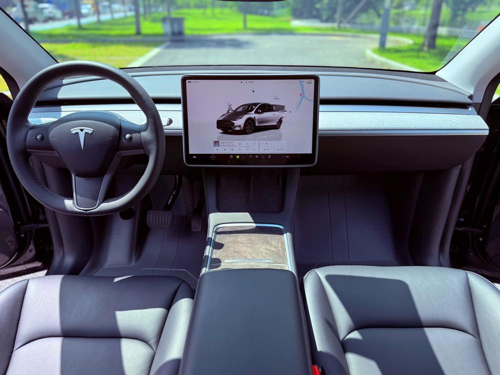 Tesla Model Y 2024 #11 Tesla Model Y 2024 car image #11