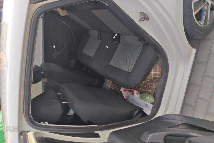 Volkswagen Polo 2017 car image #19