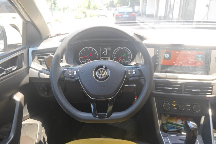Volkswagen Polo 2020 car image #11