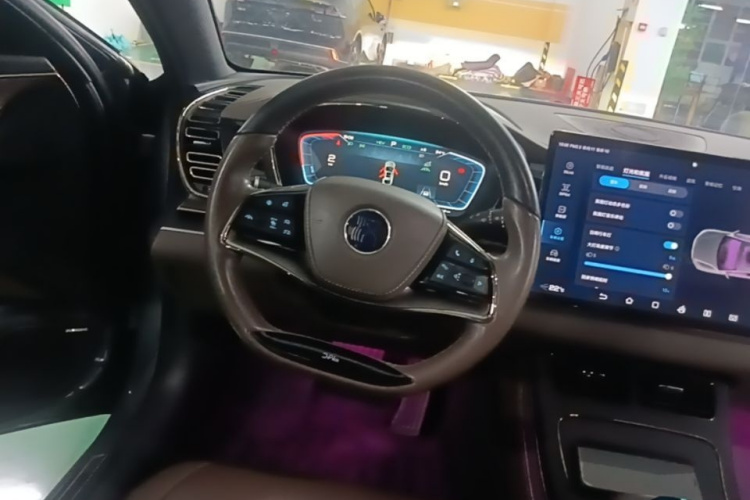 BYD Han 2023 car image #11