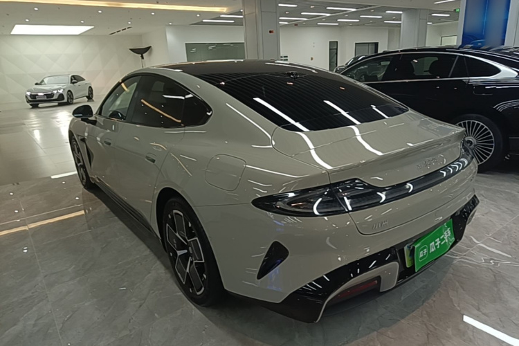 MI SU7 2025 car image #7