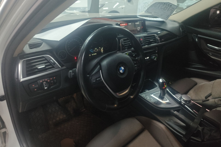 BMW 3 Series 2019 #11 BMW 3 Series 2019 car image #11
