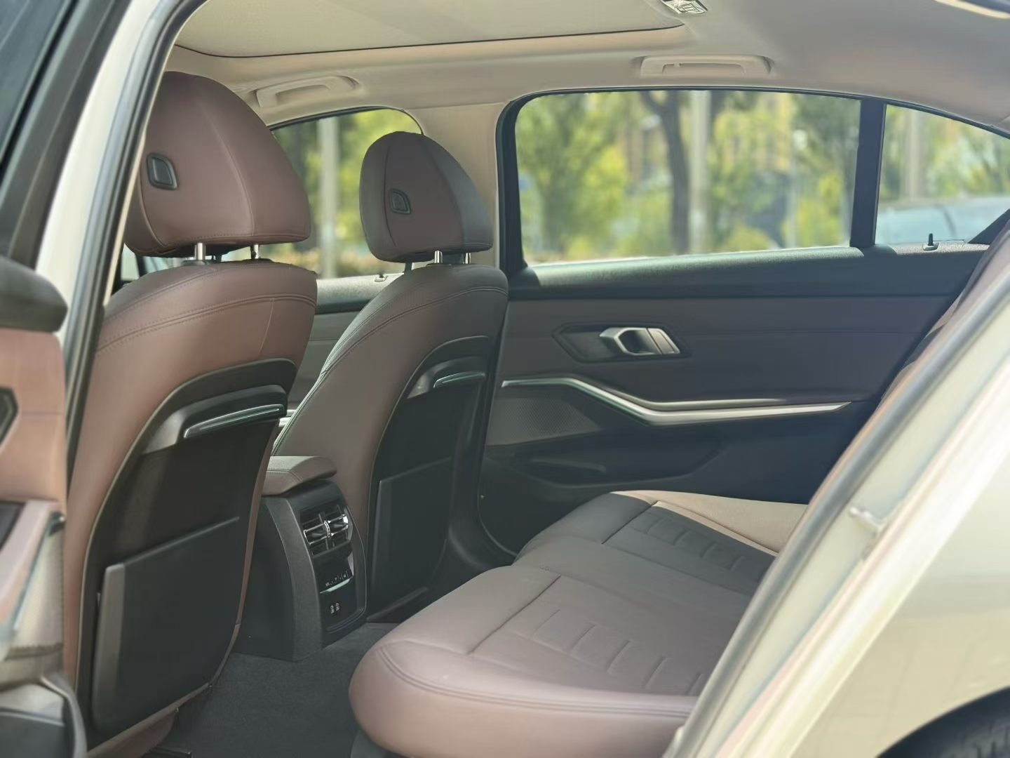 BMW 3 Series 2021 car image #6