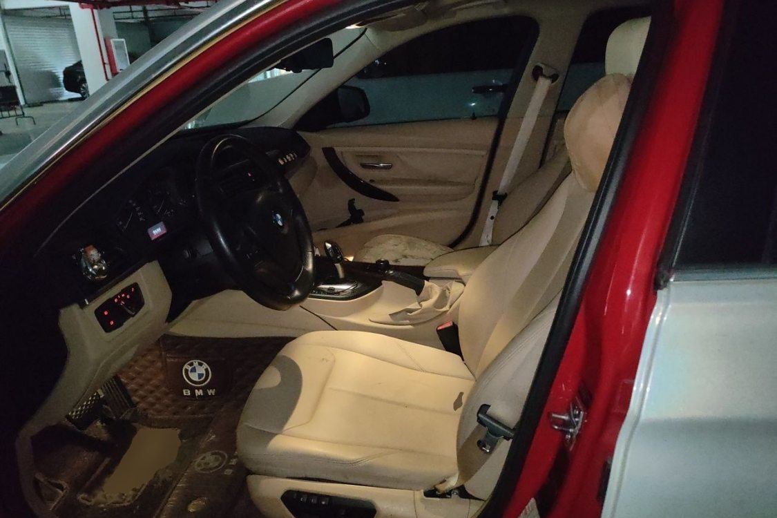 BMW 3 Series 2012 car image #20