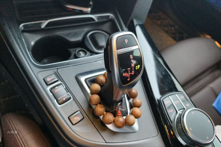 BMW 3 Series 2018 #16 BMW 3 Series 2018 car image #16