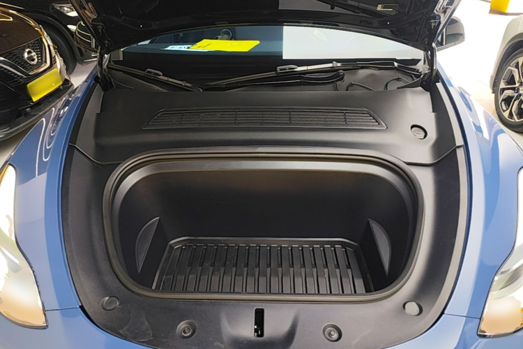 Tesla Model Y 2023 car image #20
