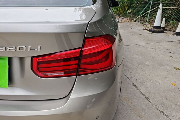 BMW 3 Series 2019 #8 BMW 3 Series 2019 car image #8