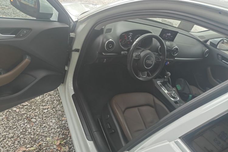 Audi A3 2015 car image #12