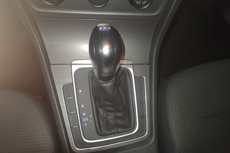 Volkswagen Golf 2016 car image #18