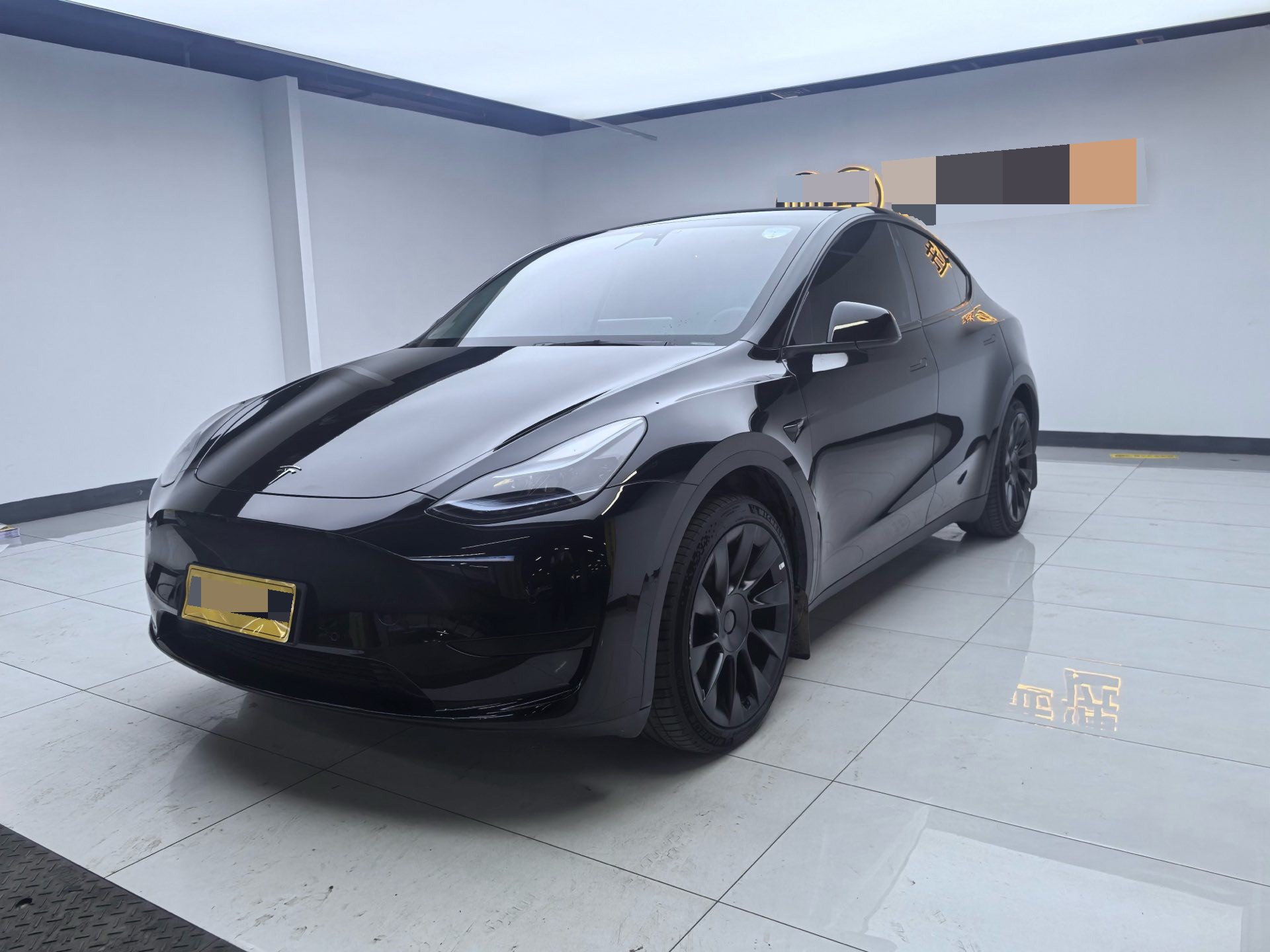 Tesla Model Y 2023 car image 