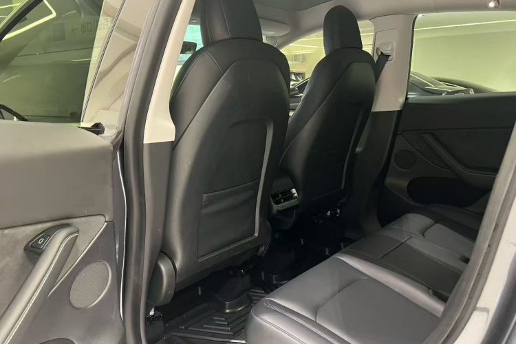 Tesla Model Y 2021 #9 Tesla Model Y 2021 car image #9