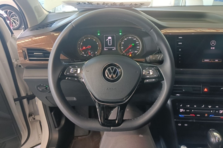 Volkswagen Tharu 2022 صورة سيارة #11