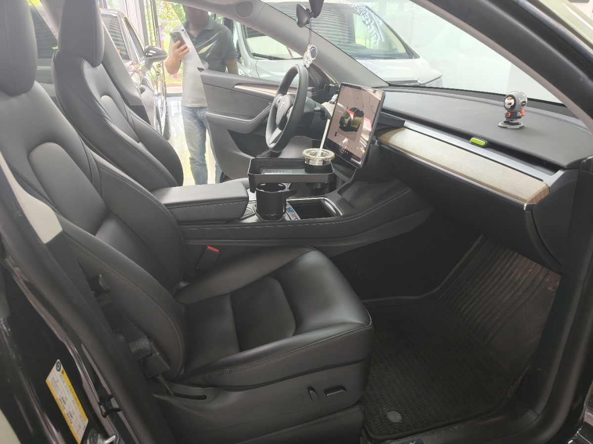 Tesla Model Y 2022 #10 Tesla Model Y 2022 car image #10