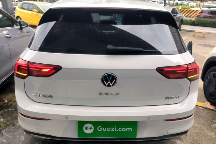 Volkswagen Golf 2022 car image #6