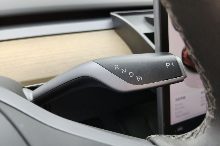 Tesla Model Y 2023 #14 Tesla Model Y 2023 car image #14