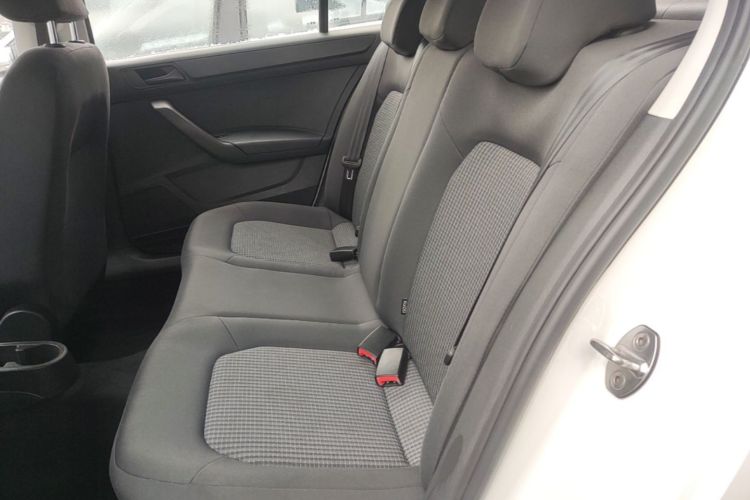 Volkswagen Santana 2019 imagen de coche #17