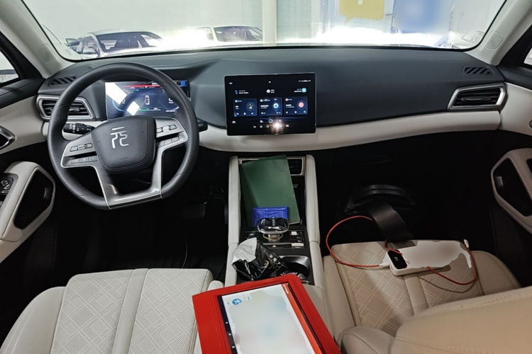 BYD YuanUP 2025 car image #10