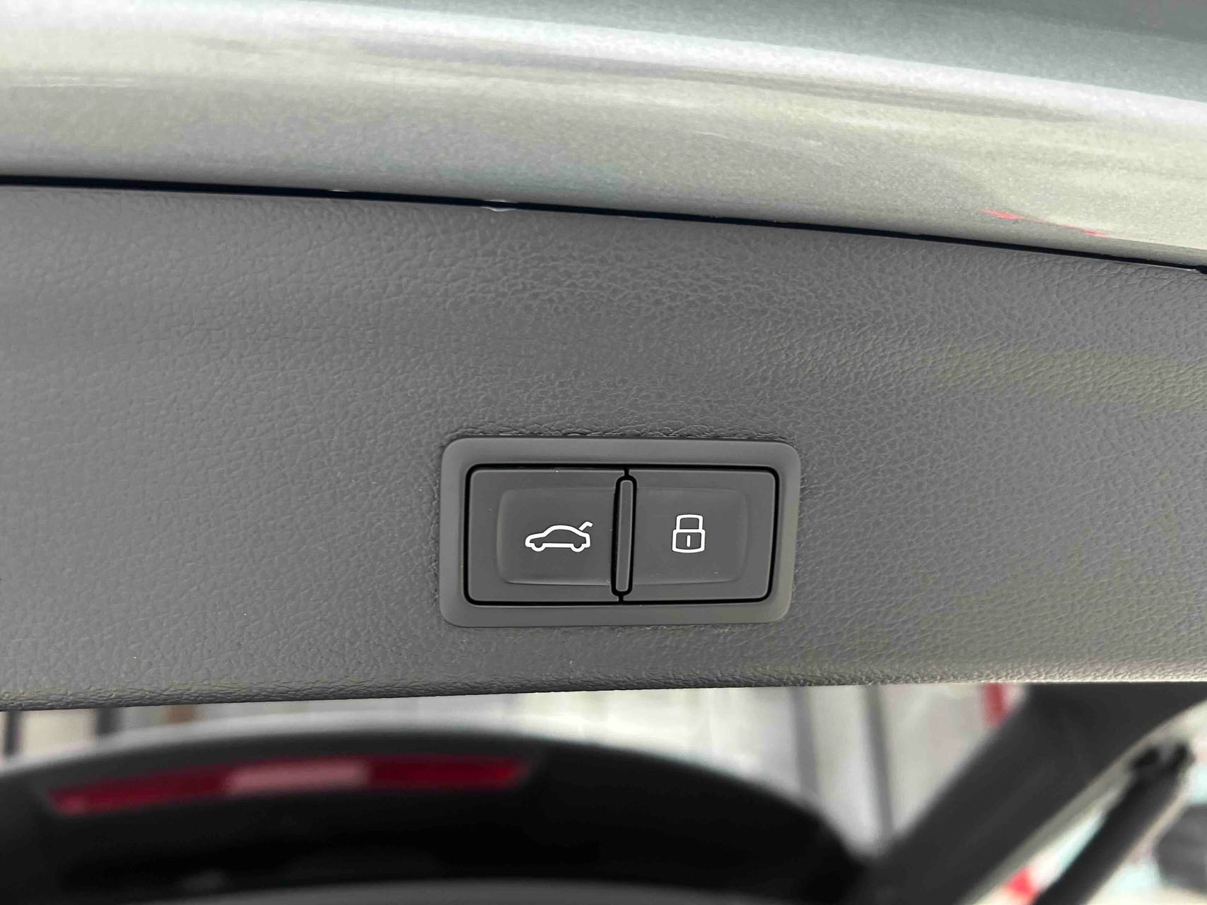Audi Q3 2022 car image #11