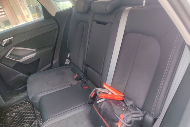 Audi Q3 2022 car image #19