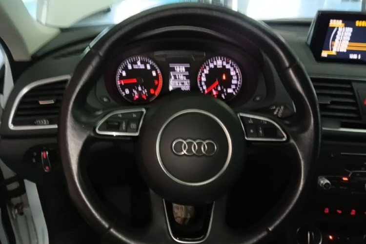 Audi Q3 2017 #11 Audi Q3 2017 car image #11