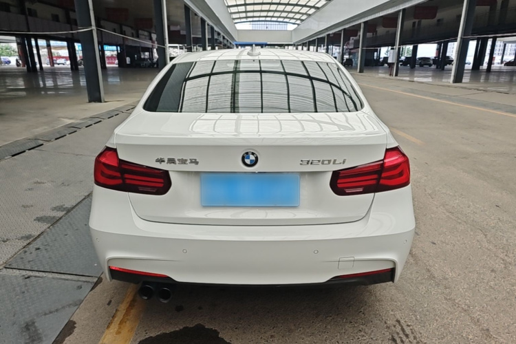 BMW 3 Series 2018 #6 BMW 3 Series 2018 car image #6