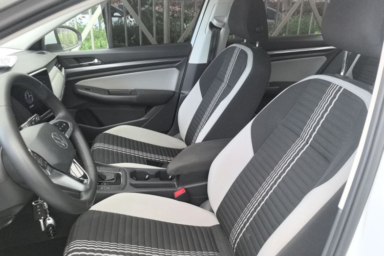 Volkswagen Bora 2024 car image #15