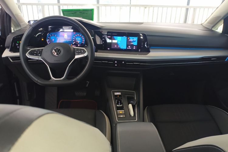 Volkswagen Golf 2022 car image #10