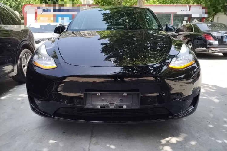 Tesla Model Y 2022 car image #3