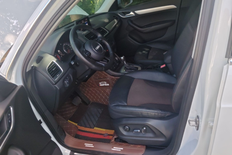 Audi Q3 2017 car image #15