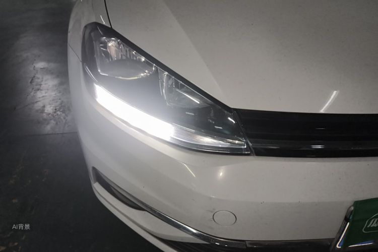 Volkswagen Golf 2018 car image #8