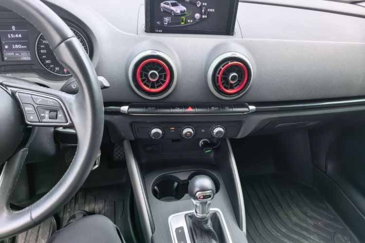 Audi A3 2019 #13 Audi A3 2019 car image #13