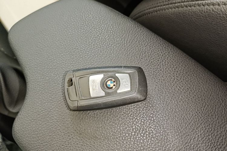 BMW 3 Series 2016 #9 BMW 3 Series 2016 car image #9