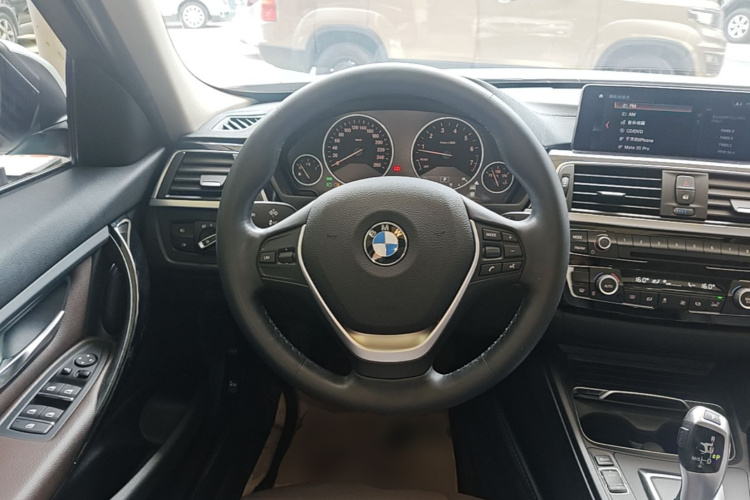 BMW 3 Series 2019 #11 BMW 3 Series 2019 car image #11