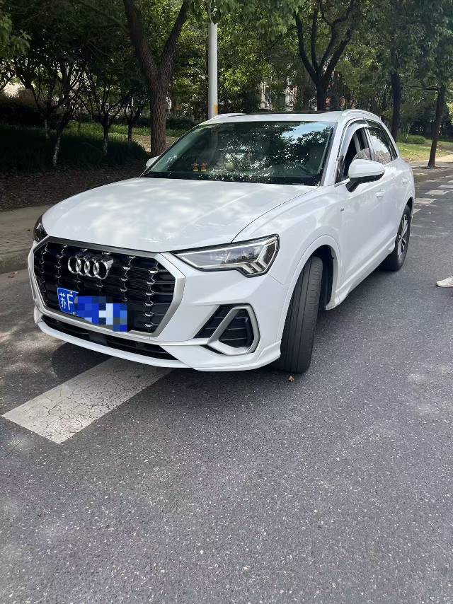 Audi Q3 2021 car image 