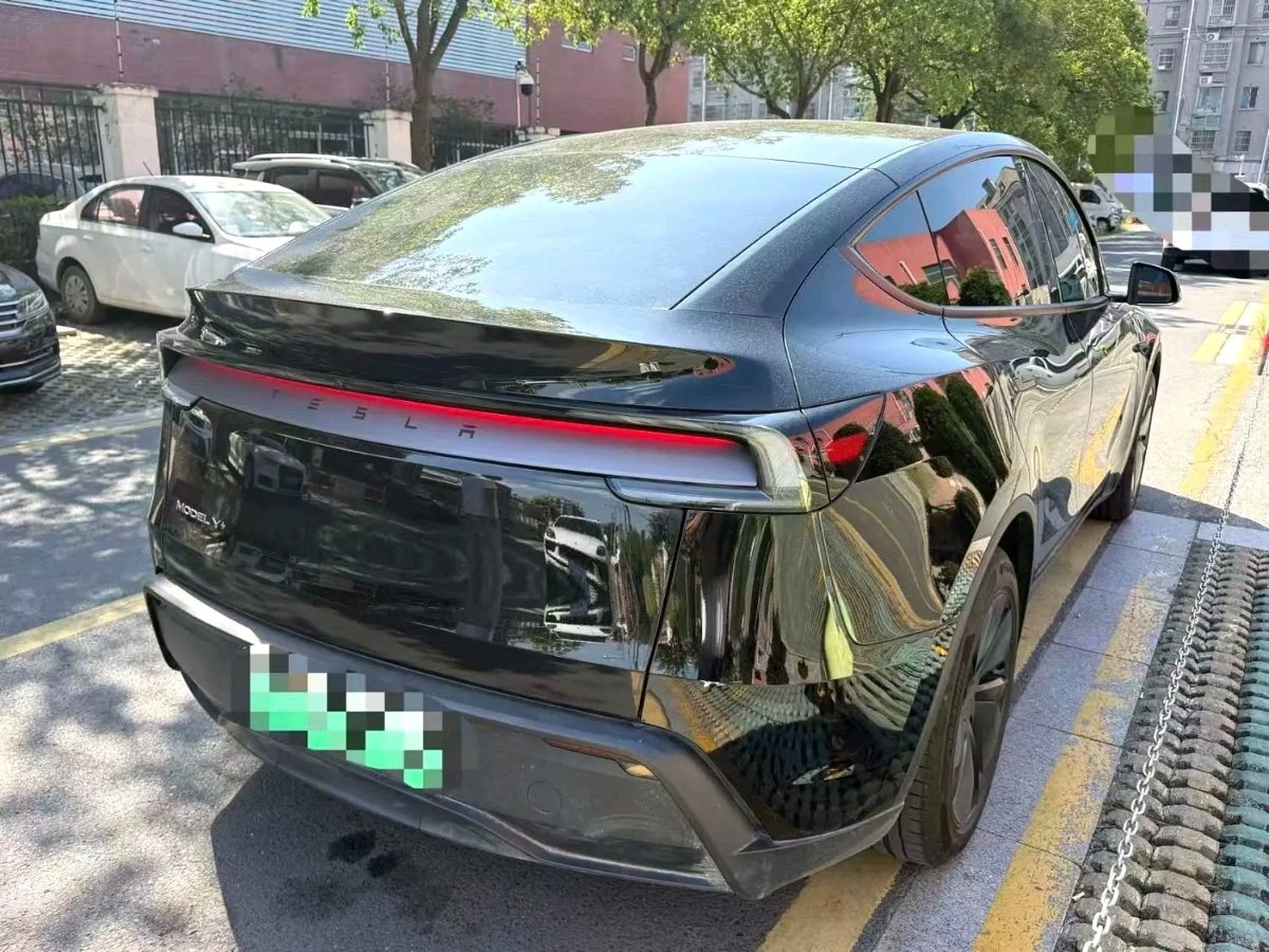 Tesla Model Y 2026 #3 Tesla Model Y 2026 car image #3