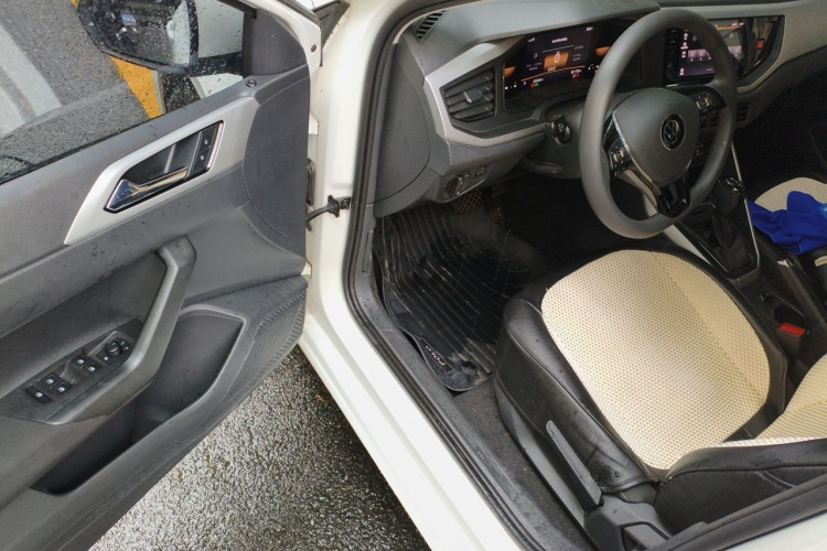Volkswagen Polo 2024 car image #9