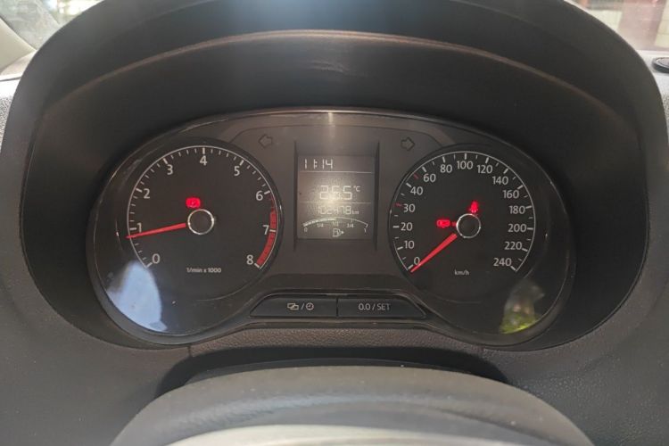 Volkswagen Polo 2014 car image #12