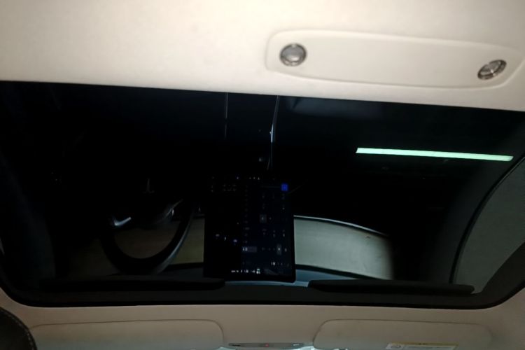 Tesla Model 3 2020 car image #18