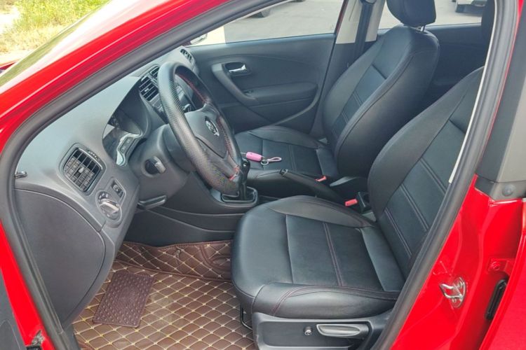 Volkswagen Polo 2018 car image #19